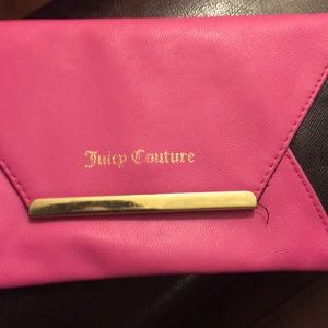 juicy couture pink makeup purse🤩